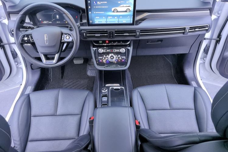 Used Lincoln Corsair 2022 2.0T Two-Wheel Drive Deluxe Edition Interior 2
