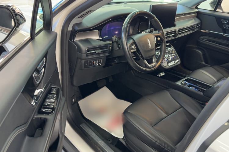 Used Lincoln Corsair 2022 2.0T Two-Wheel Drive Deluxe Edition Interior 2