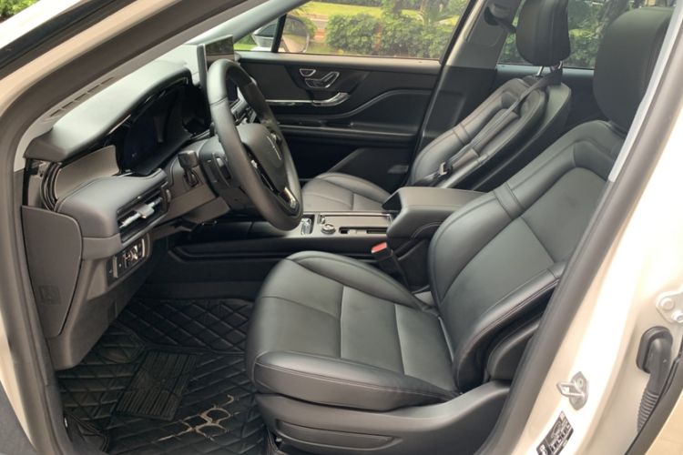 Used Lincoln Corsair 2022 Revised Version 2.0T Two-Wheel Drive Premium Edition Interior 2