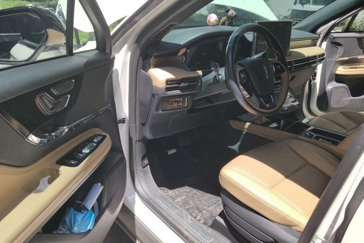 Used Lincoln Corsair 2022 2.0T Two-Wheel Drive Luxury Edition Interior 3