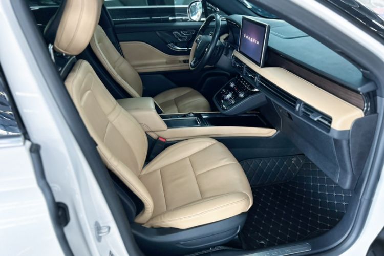 Used Lincoln Corsair 2022 2.0T Two-Wheel Drive Luxury Edition Interior 4