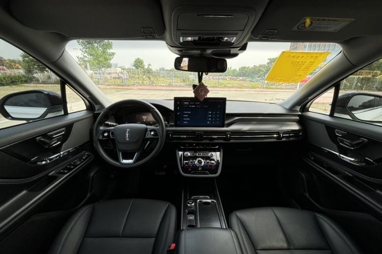 Used Lincoln Corsair 2022 2.0T Two-Wheel Drive Deluxe Edition Interior 4