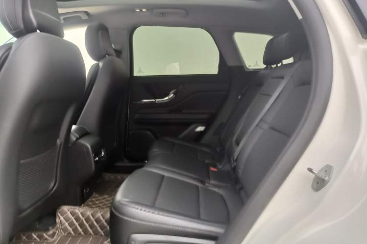Used Lincoln Corsair 2022 2.0T Two-Wheel Drive Luxury Edition Interior 4