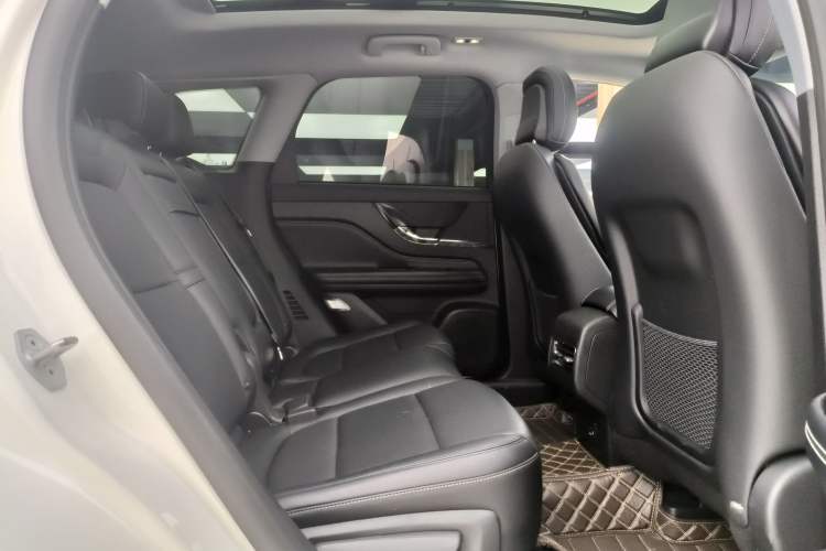 Used Lincoln Corsair 2022 2.0T Two-Wheel Drive Luxury Edition Interior 5