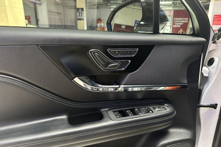 Used Lincoln Corsair 2022 2.0T Two-Wheel Drive Luxury Edition Interior 6
