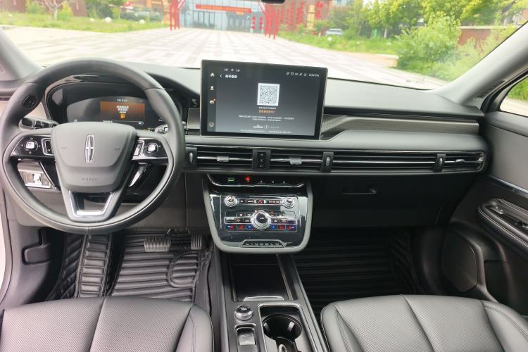 Used Lincoln Corsair 2022 2.0T Two-Wheel Drive Deluxe Edition Interior 6