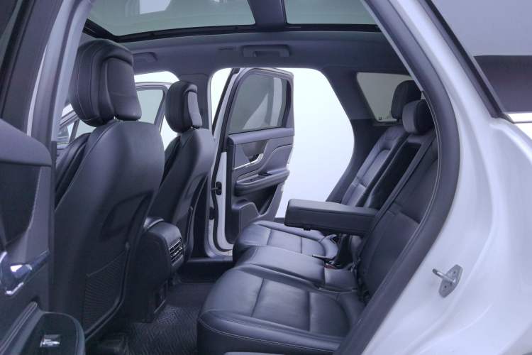 Used Lincoln Corsair 2022 2.0T Two-Wheel Drive Deluxe Edition Interior 9