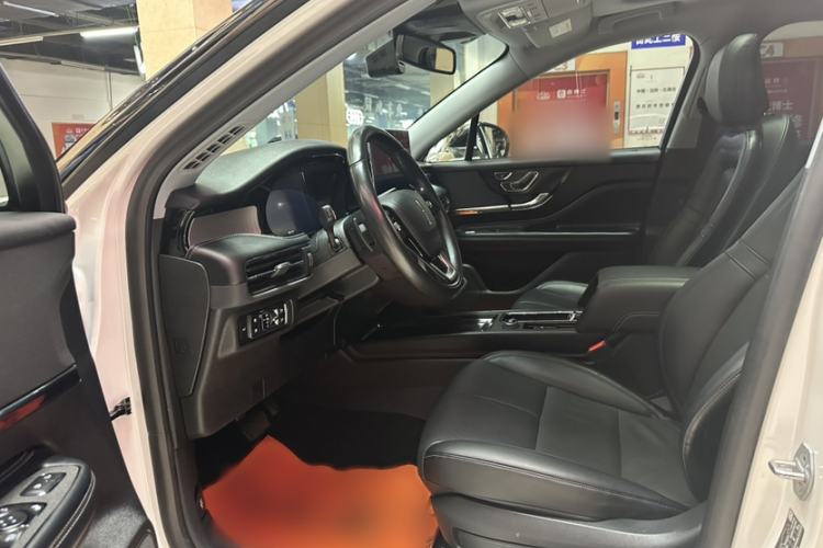 Used Lincoln Corsair 2022 2.0T Two-Wheel Drive Luxury Edition Interior 9
