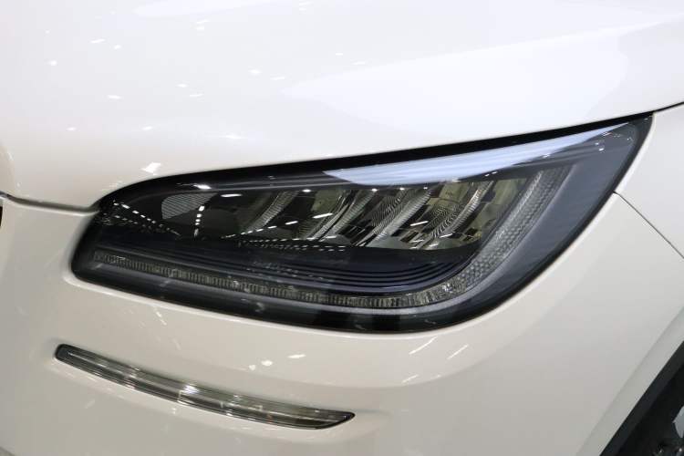 Used Lincoln Corsair 2022 2.0T Two-Wheel Drive Luxury Edition Left Front Headlight