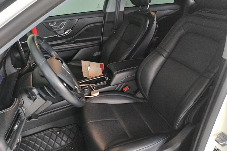 Used Lincoln Corsair 2022 Revised Version 2.0T Two-Wheel Drive Premium Edition Left Front Seat