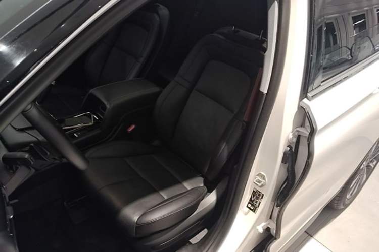 Used Lincoln Corsair 2022 2.0T Two-Wheel Drive Luxury Edition Left Front Seat
