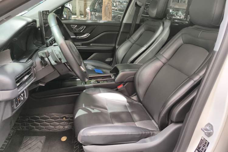 Used Lincoln Corsair 2022 2.0T Two-Wheel Drive Deluxe Edition Left Front Seat
