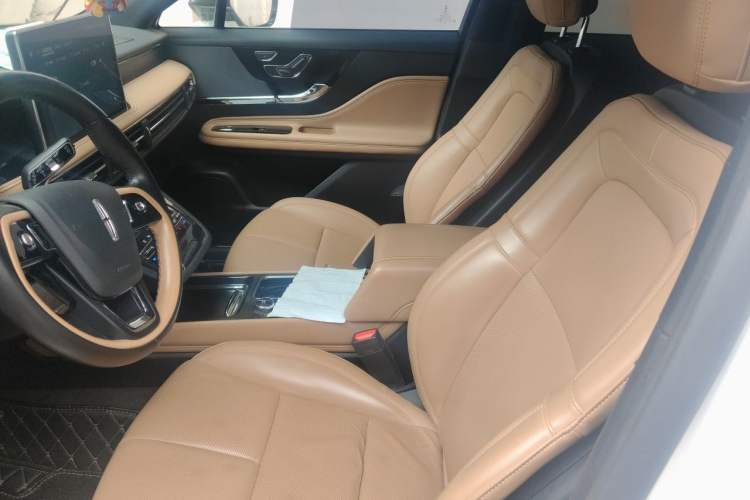 Used Lincoln Corsair 2022 2.0T Two-Wheel Drive Luxury Edition Left Front Seat