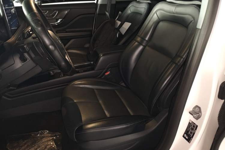 Used Lincoln Corsair 2022 2.0T Two-Wheel Drive Luxury Edition Left Front Seat