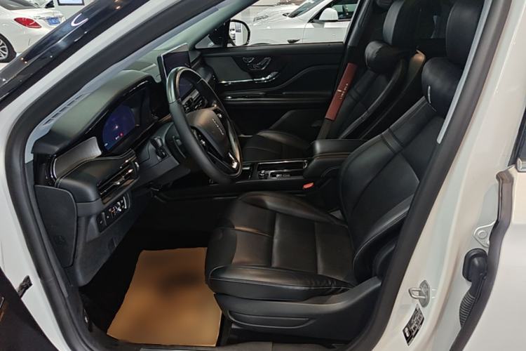 Used Lincoln Corsair 2022 2.0T Two-Wheel Drive Deluxe Edition Left Front Seat