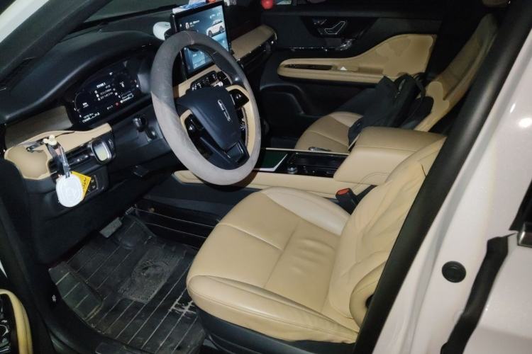 Used Lincoln Corsair 2022 Revised Version 2.0T Two-Wheel Drive Luxury Edition Left Front Seat