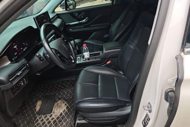 Used Lincoln Corsair 2022 Revised Version 2.0T Two-Wheel Drive Premium Edition Left Front Seat