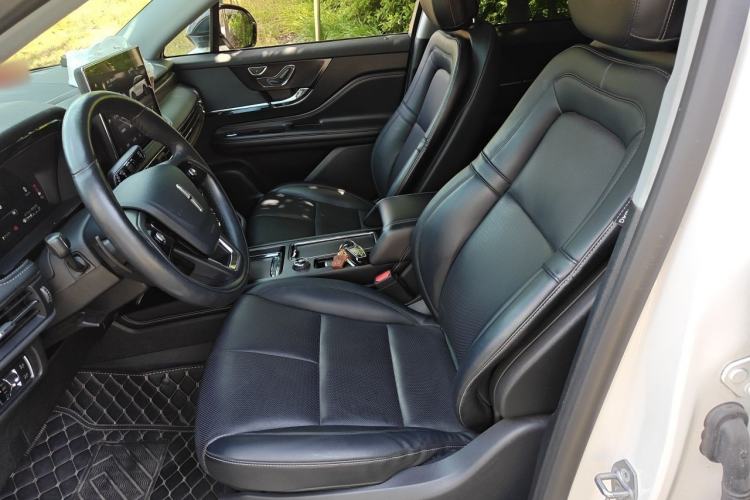 Used Lincoln Corsair 2022 2.0T Two-Wheel Drive Deluxe Edition Left Front Seat