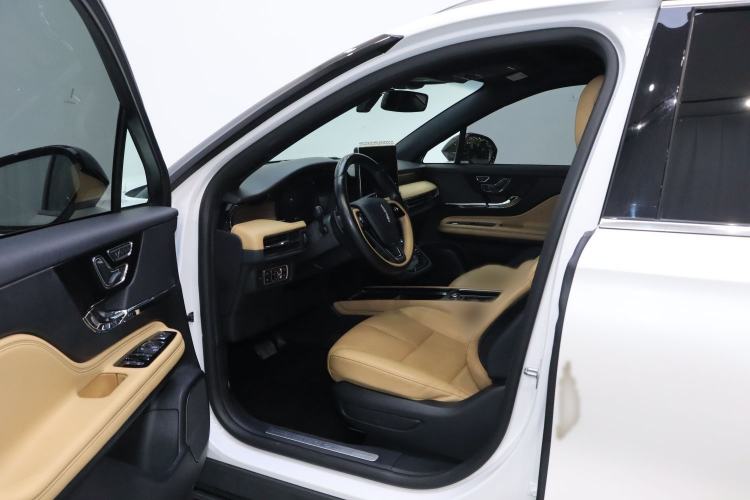 Used Lincoln Corsair 2022 2.0T Two-Wheel Drive Luxury Edition Left Front Seat