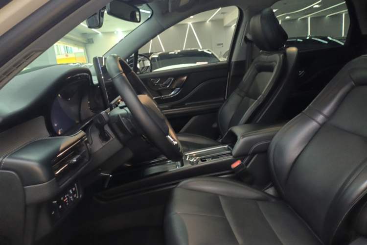 Used Lincoln Corsair 2022 2.0T Two-Wheel Drive Deluxe Edition Left Front Seat