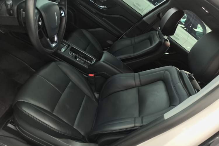 Used Lincoln Corsair 2022 2.0T Two-Wheel Drive Luxury Edition Left Front Seat