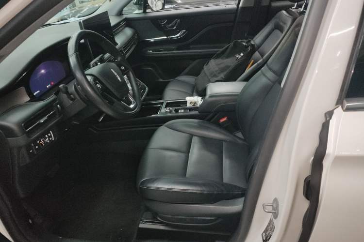 Used Lincoln Corsair 2022 2.0T Two-Wheel Drive Deluxe Edition Left Front Seat