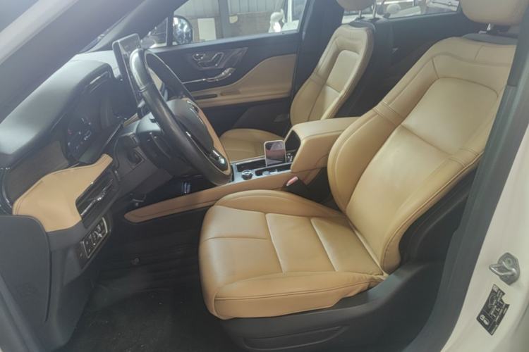 Used Lincoln Corsair 2022 2.0T Two-Wheel Drive Luxury Edition Left Front Seat
