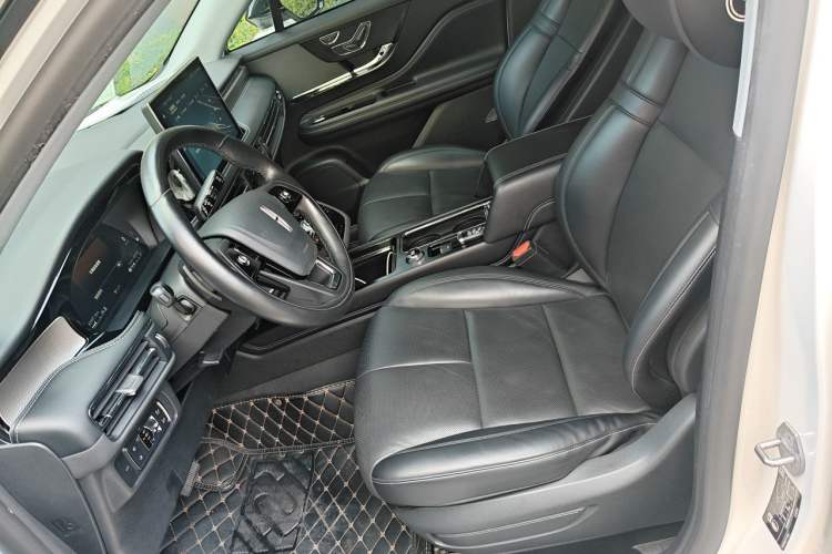 Used Lincoln Corsair 2022 2.0T Two-Wheel Drive Luxury Edition Left Front Seat