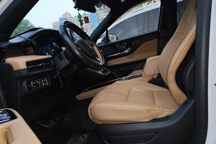 Used Lincoln Corsair 2022 Revised Version 2.0T Two-Wheel Drive Luxury Edition Left Front Seat