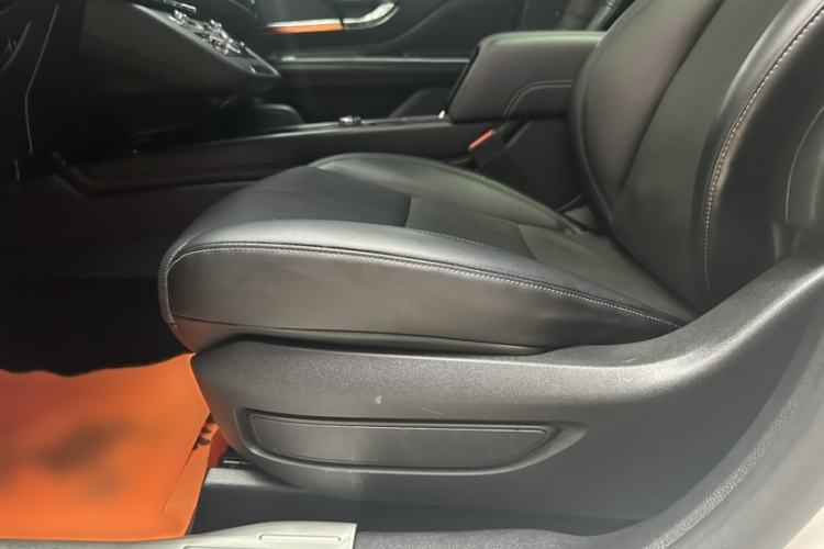 Used Lincoln Corsair 2022 2.0T Two-Wheel Drive Luxury Edition Left Front Seat