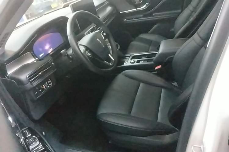 Used Lincoln Corsair 2022 2.0T Two-Wheel Drive Deluxe Edition Left Front Seat