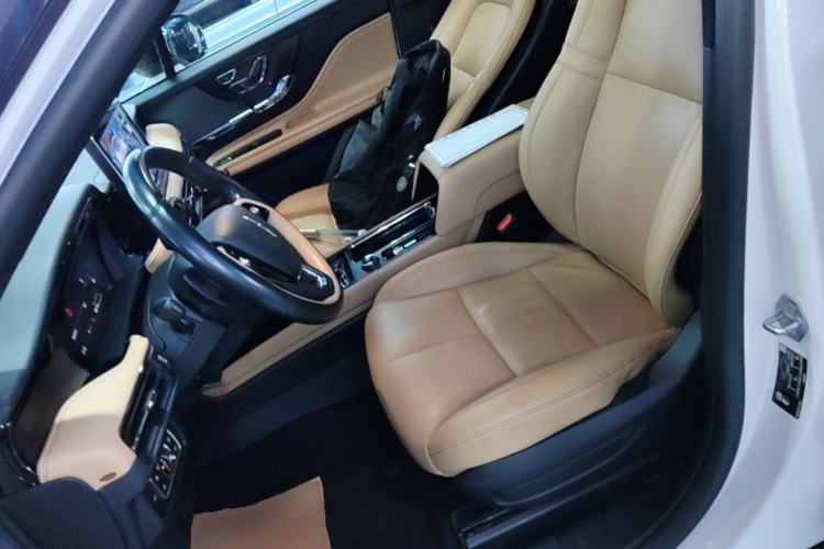 Used Lincoln Corsair 2022 2.0T Two-Wheel Drive Luxury Edition Left Front Seat