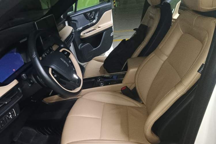 Used Lincoln Corsair 2022 2.0T Two-Wheel Drive Luxury Edition Left Front Seat