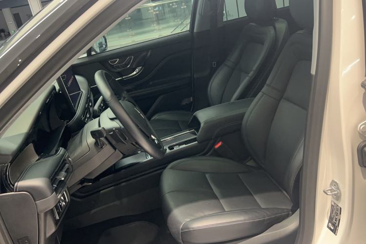Used Lincoln Corsair 2022 2.0T Two-Wheel Drive Deluxe Edition Left Front Seat