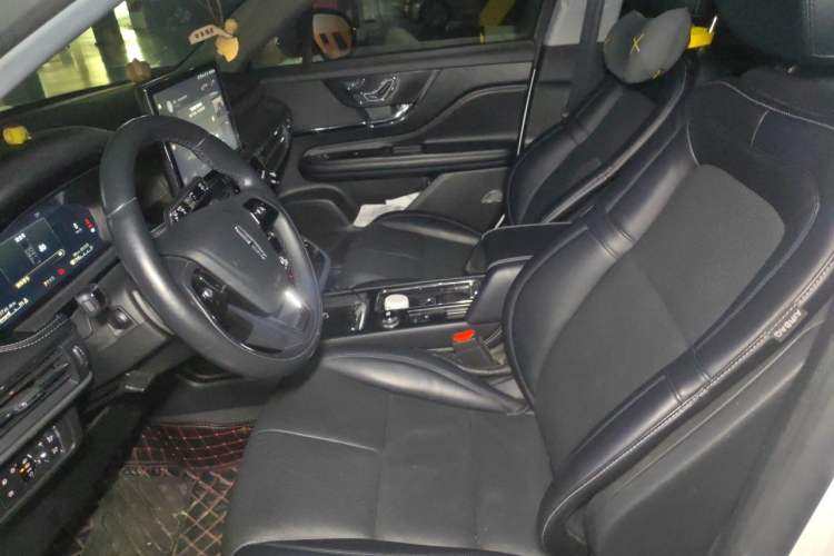 Used Lincoln Corsair 2022 2.0T Two-Wheel Drive Deluxe Edition Left Front Seat