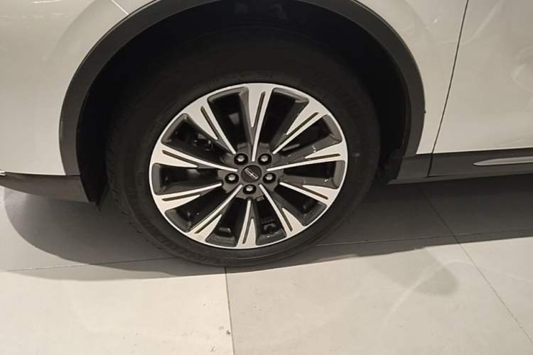 Used Lincoln Corsair 2022 2.0T Two-Wheel Drive Luxury Edition Left Front Wheel Hub