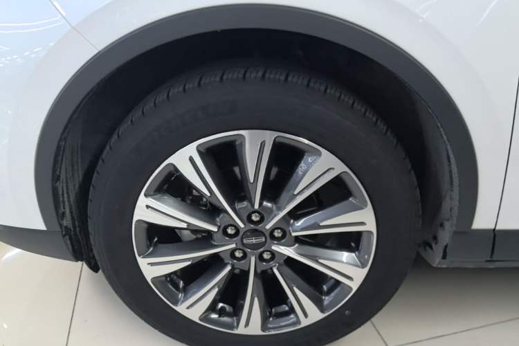 Used Lincoln Corsair 2022 2.0T Two-Wheel Drive Luxury Edition Left Front Wheel Hub