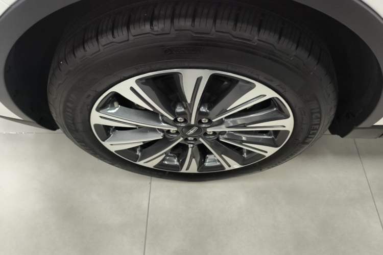 Used Lincoln Corsair 2022 2.0T Two-Wheel Drive Luxury Edition Left Front Wheel Hub