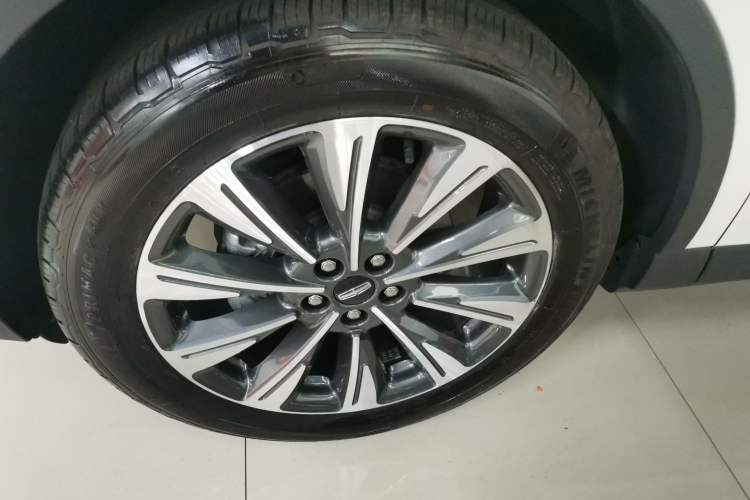 Used Lincoln Corsair 2022 2.0T Two-Wheel Drive Luxury Edition Left Front Wheel Hub