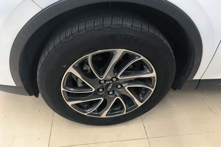 Used Lincoln Corsair 2022 2.0T Two-Wheel Drive Deluxe Edition Left Front Wheel Hub