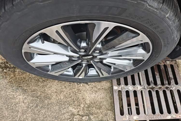 Used Lincoln Corsair 2022 2.0T Four-Wheel Drive Luxury Edition Left Front Wheel Hub