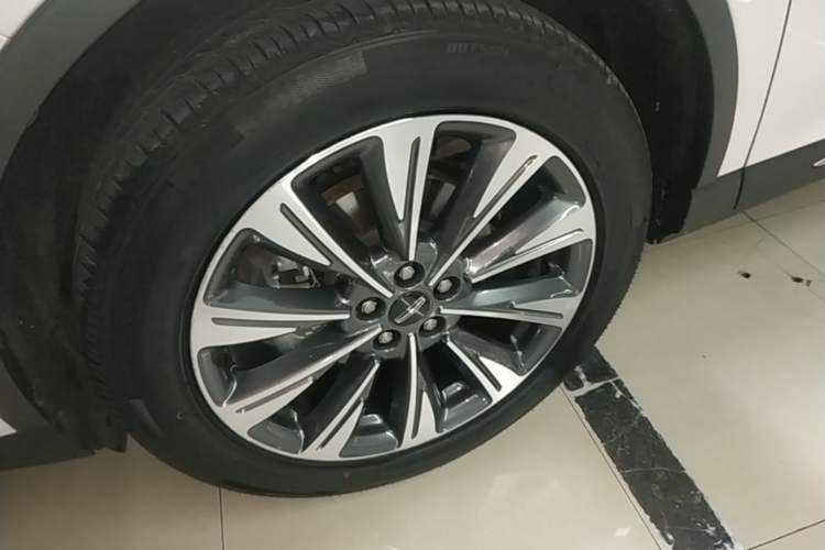 Used Lincoln Corsair 2022 2.0T Two-Wheel Drive Luxury Edition Left Front Wheel Hub