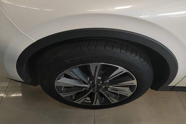 Used Lincoln Corsair 2022 2.0T Two-Wheel Drive Luxury Edition Left Front Wheel Hub