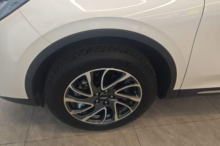 Used Lincoln Corsair 2022 2.0T Two-Wheel Drive Deluxe Edition Left Front Wheel Hub