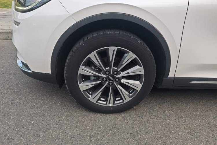 Used Lincoln Corsair 2022 2.0T Two-Wheel Drive Luxury Edition Left Front Wheel Hub