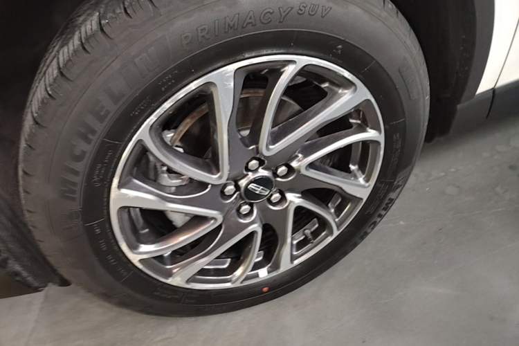 Used Lincoln Corsair 2022 Revised Version 2.0T Two-Wheel Drive Premium Edition Left Front Wheel Hub