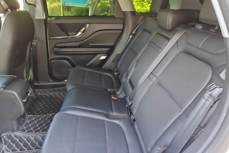 Used Lincoln Corsair 2022 2.0T Two-Wheel Drive Deluxe Edition Left Rear Seat