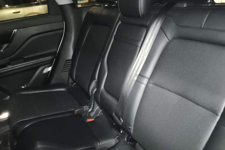 Used Lincoln Corsair 2022 2.0T Two-Wheel Drive Deluxe Edition Left Rear Seat
