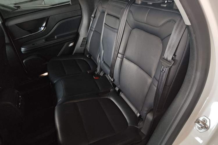 Used Lincoln Corsair 2022 2.0T Two-Wheel Drive Deluxe Edition Left Rear Seat