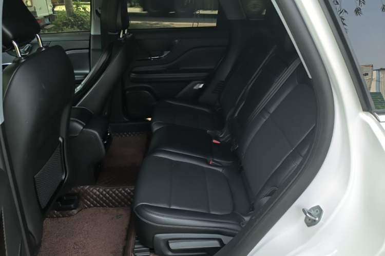 Used Lincoln Corsair 2022 2.0T Two-Wheel Drive Luxury Edition Left Rear Seat